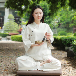 Bộ pháp phục nữ An Nhiên vải linen màu trắng ngà, thoải mái khi đi chùa ở Hà Nội