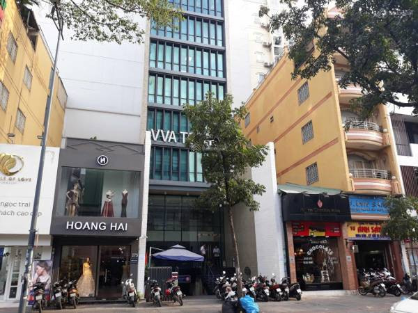 Các cửa hàng thời trang và thương hiệu nổi tiếng trên con đường Lý Tự Trọng, Quận 1 Sài Gòn