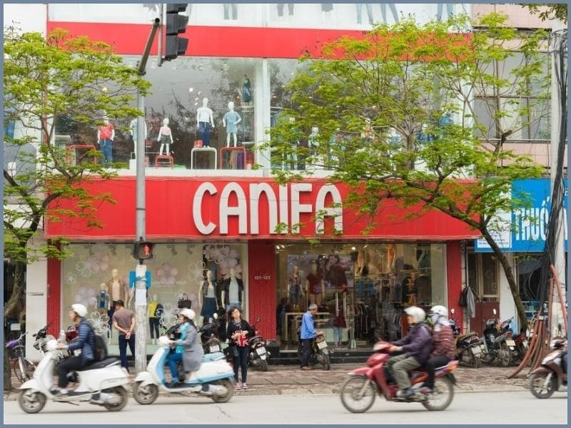 Các mẫu quần áo đẹp cho nữ đa dạng tại Canifa, từ trang phục công sở thanh lịch đến đồ dạo phố năng động, chất lượng cao