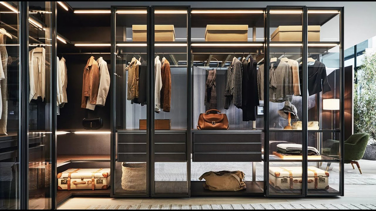 Chi tiết bề mặt khung nhôm hệ 55 sáng bóng, dễ dàng lau chùi và bảo dưỡng, giữ tủ quần áo luôn như mới.