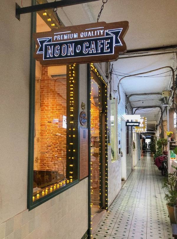 Đường Tôn Thất Thiệp, Quận 1, với các shop thời trang trẻ trung và quán cà phê độc đáo