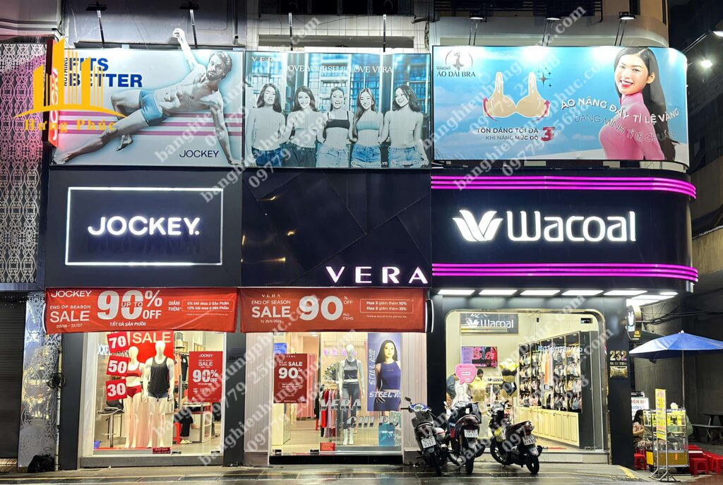 Mẫu bảng hiệu shop quần áo nữ hiện đại với chữ nổi màu hồng pastel