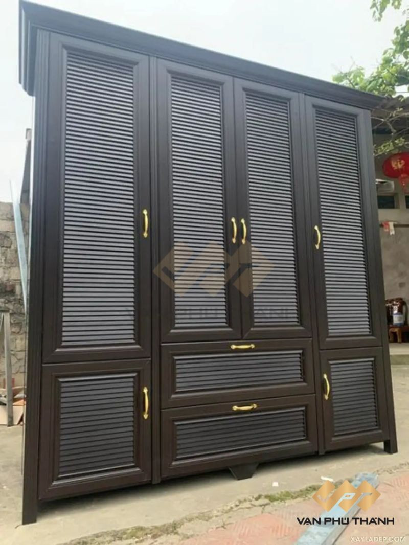 Mẫu tủ quần áo bằng nhôm Xingfa màu xám với thiết kế hiện đại, độ bền cao, phù hợp không gian phòng ngủ.