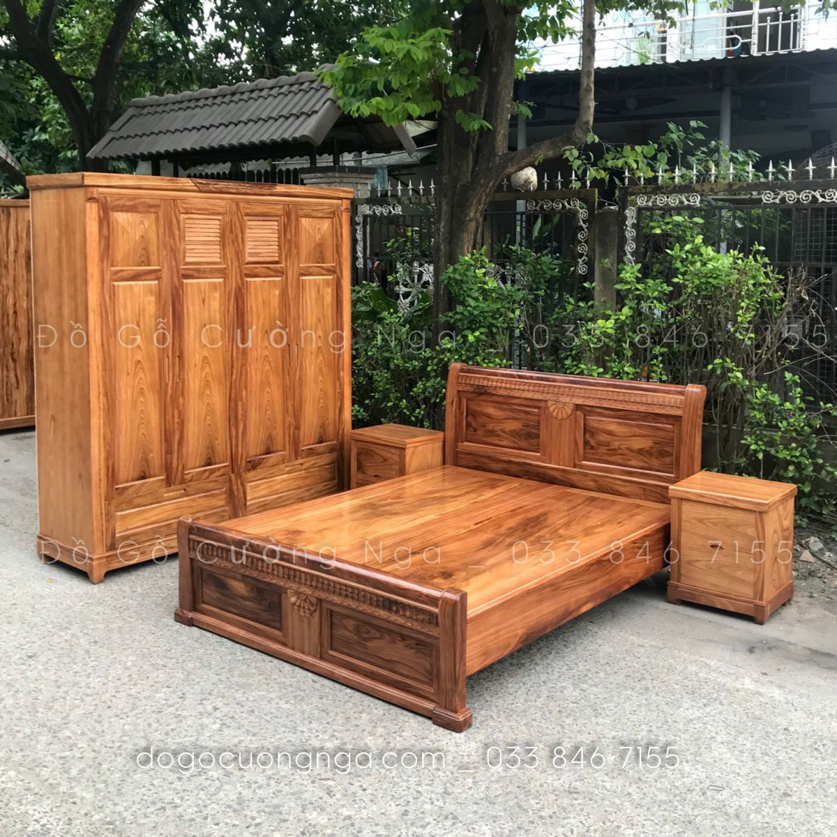 Mẫu tủ quần áo gỗ hương tự nhiên cao cấp với họa tiết chạm khắc tinh xảo