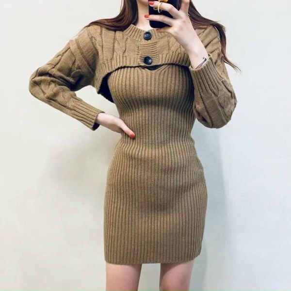 Mẫu váy len mới về của Luna Boutique, thích hợp cho các nàng điệu đà trong những ngày đông se lạnh