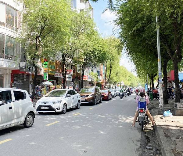 Nguyễn Đình Chiểu Quận 3, con đường chuyên bán quần áo nam nữ, trẻ em và đồ 2hand tại Sài Gòn