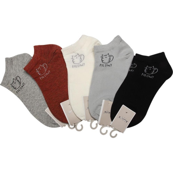 Tất chân cotton mềm mại giúp giữ ấm cho mẹ sau sinh, ngăn ngừa cảm lạnh