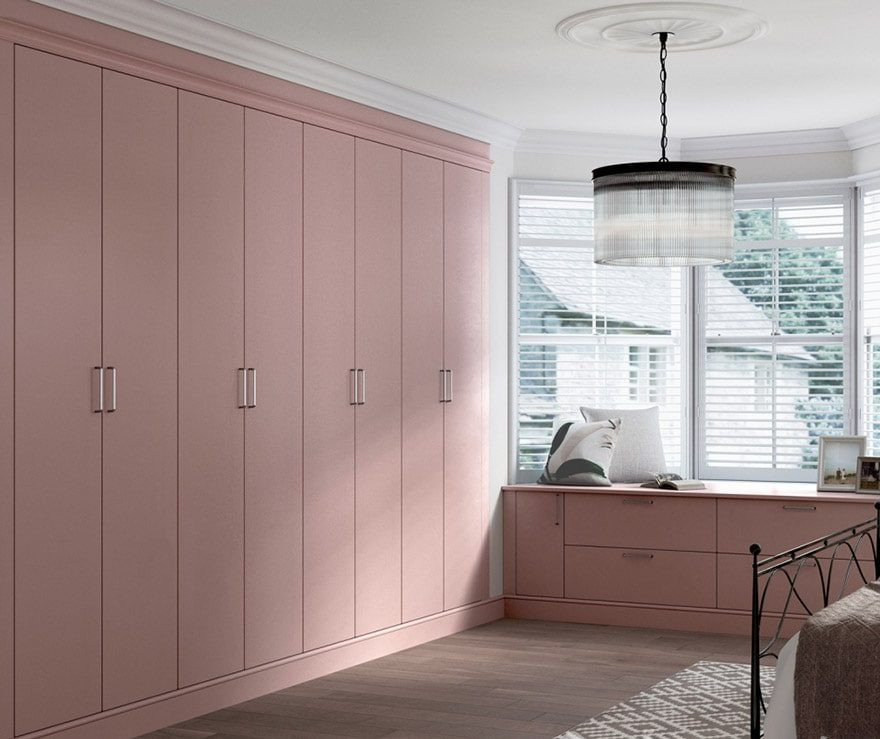 Tủ quần áo âm tường màu hồng sang trọng