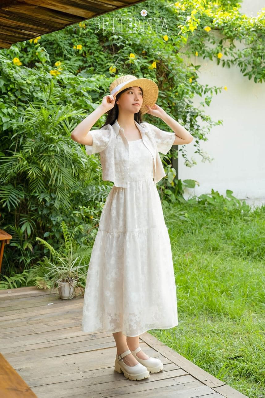 Váy thiết kế tinh tế với vải tơ dệt hoa nổi tại Betterista