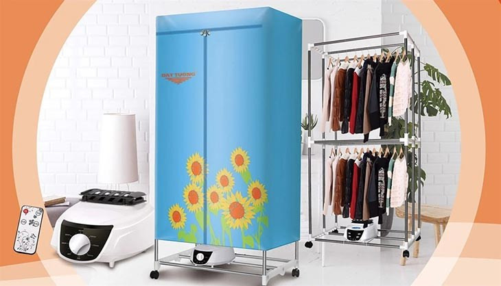 Vệ sinh và bảo dưỡng tủ sấy quần áo định kỳ, bao gồm bộ lọc và lỗ thông hơi, là cách hiệu quả để máy hoạt động bền bỉ và tiết kiệm điện.