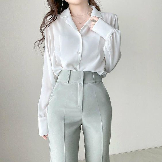 Áo lụa và quần culottes - set đồ tinh tế, sang trọng cho quần áo mẹ 30 tuổi đi chơi