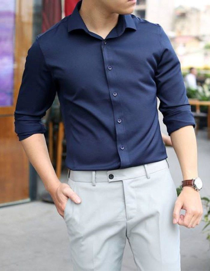 Áo xanh đen phối với quần màu gì? Phong cách quần ghi như một xu hướng mới của thời trang