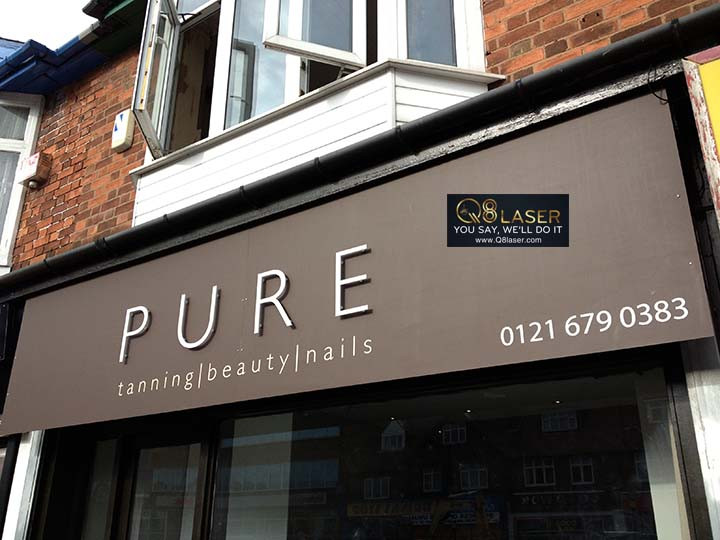 Biển quảng cáo quần áo trẻ em với chữ nổi Inox sang trọng