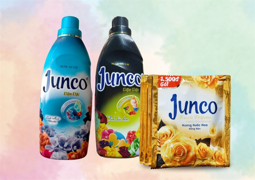 Bộ sưu tập dầu xả quần áo Junco với hương nước hoa nồng nàn, tươi mới và huyền diệu, mang lại mùi hương quyến rũ.