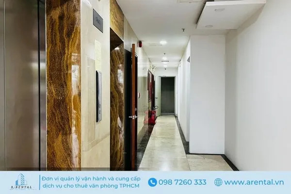 Hệ thống thang máy hiện đại, tiện nghi tại tòa nhà văn phòng ảo quận Tân Bình