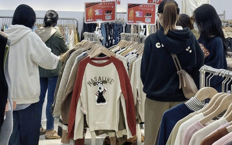 Không gian mua sắm rộng rãi và thiết kế ứng dụng cao tại XONXEN, shop quần áo Quang Trung Gò Vấp