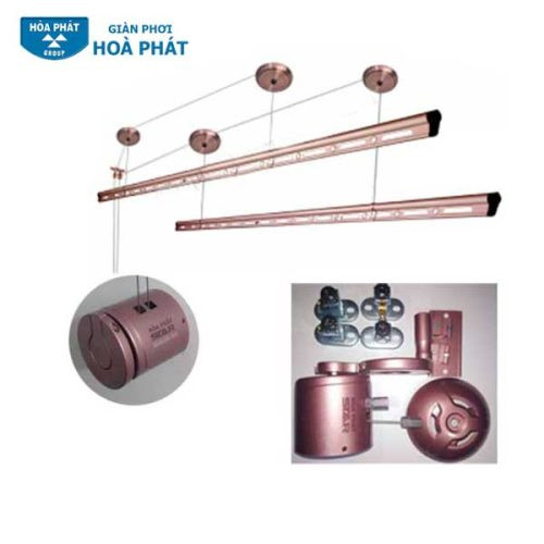 Mẫu dây phơi quần áo thông minh gắn trần Hòa Phát H001 với tay quay liền tiện lợi, chịu tải trọng lớn, giúp phơi đồ nặng dễ dàng.