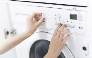 Nắm vững những lưu ý quan trọng để sử dụng máy giặt hơi nước hiệu quả và an toàn cho mọi loại quần áo.