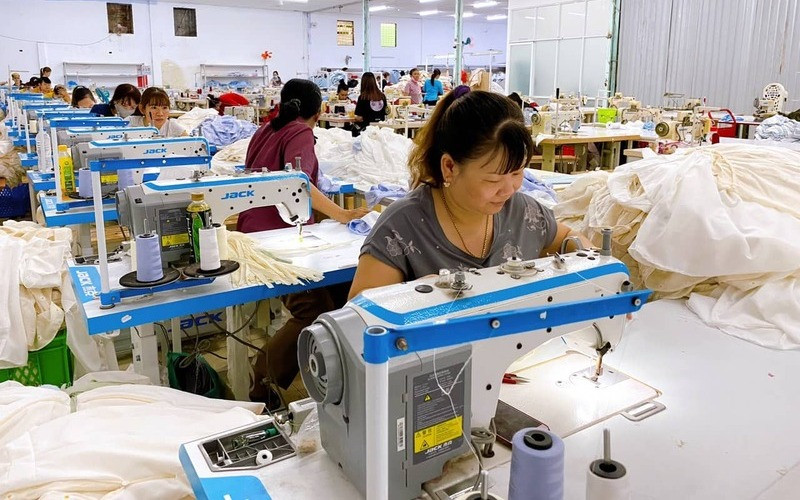 Quy trình kiểm tra chất lượng sản phẩm tại xưởng may quần áo thiết kế HCM