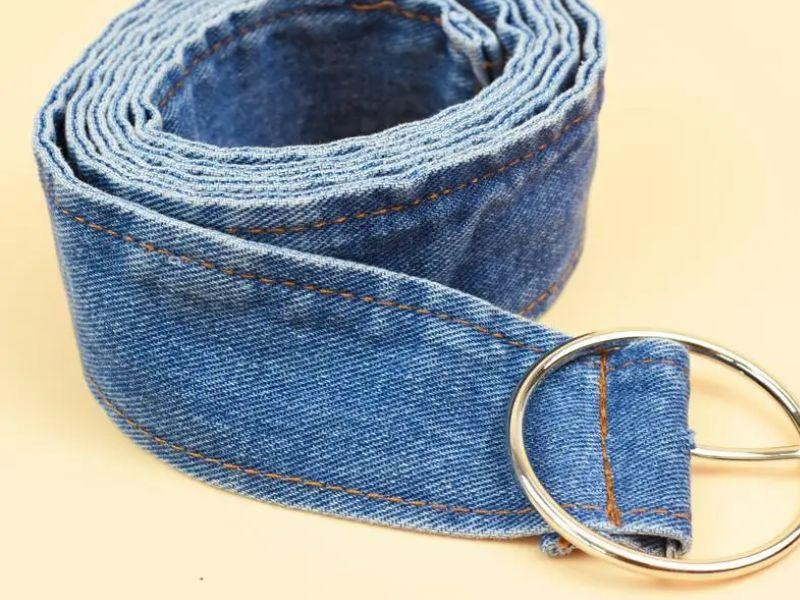 Thắt lưng thời trang được làm thủ công từ cạp quần jean cũ, phụ kiện độc đáo cho phong cách cá nhân
