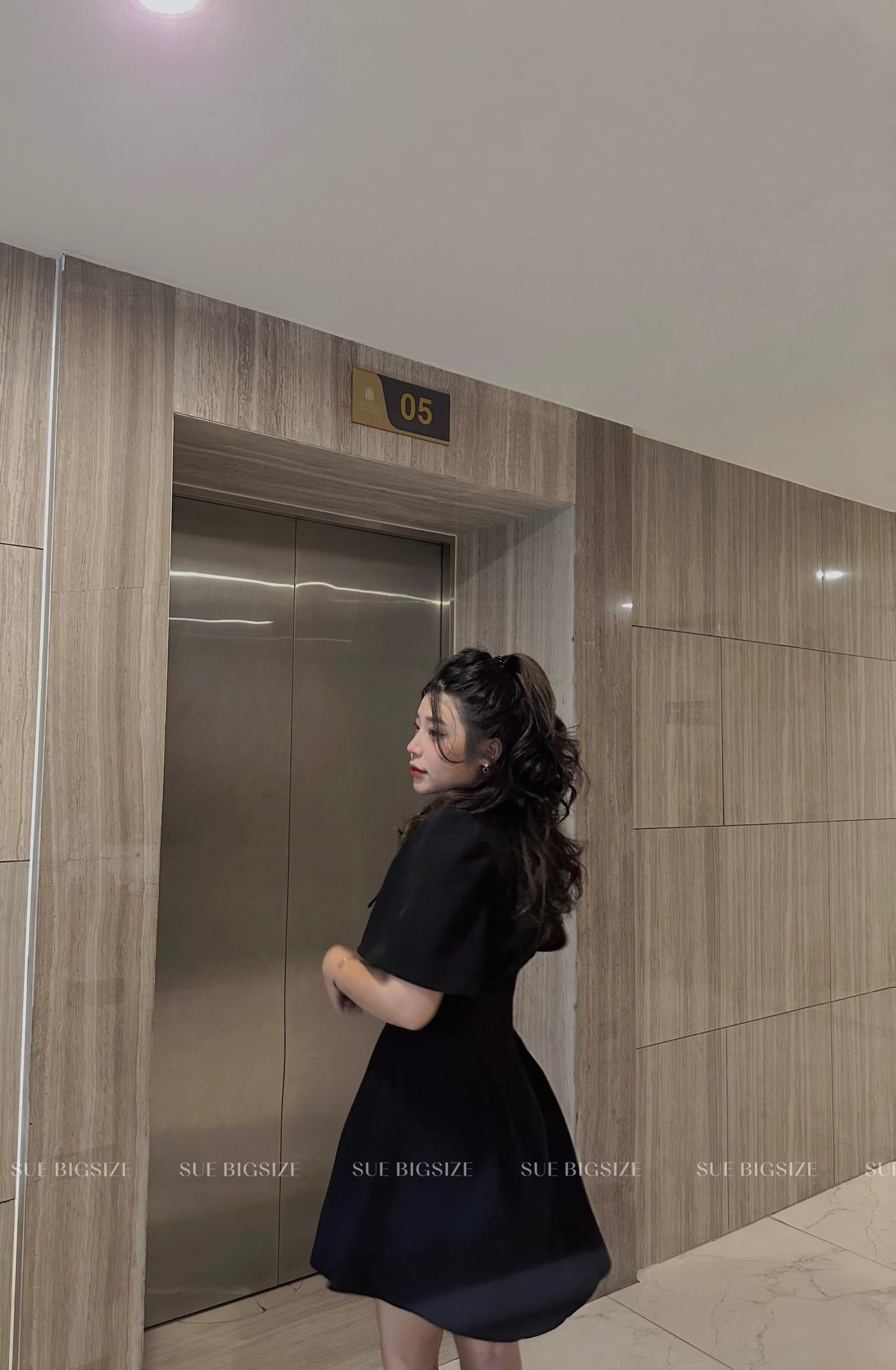 Trang phục gam màu trung tính từ bộ sưu tập SUE Bigsize, đơn giản nhưng thanh lịch, phù hợp người 60kg+.