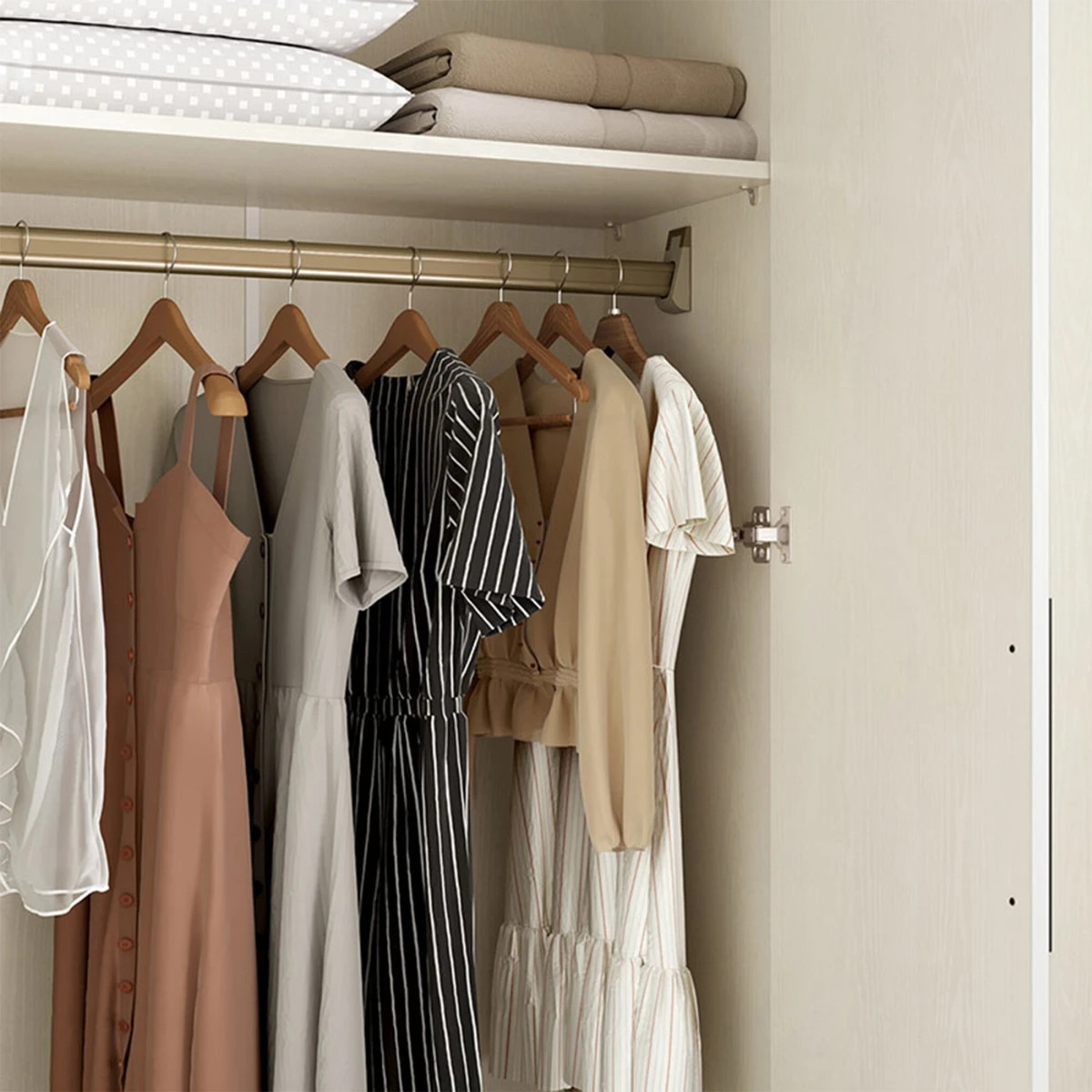 Tủ để quần áo bằng gỗ cao cấp Creedon với thiết kế sang trọng, dễ dàng hòa hợp với nhiều phong cách nội thất phòng ngủ khác nhau.