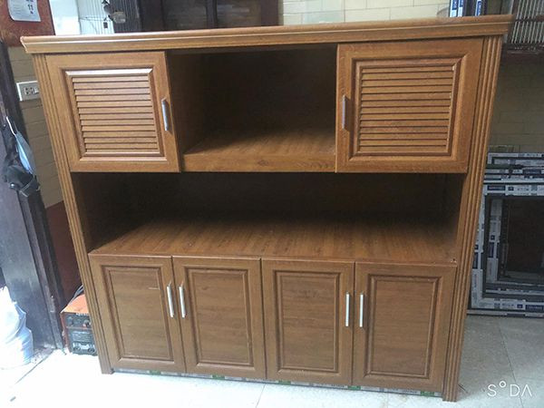 Tủ đồ nội thất nhôm Omega đa năng với nhiều ngăn kệ, màu vân gỗ ấm áp