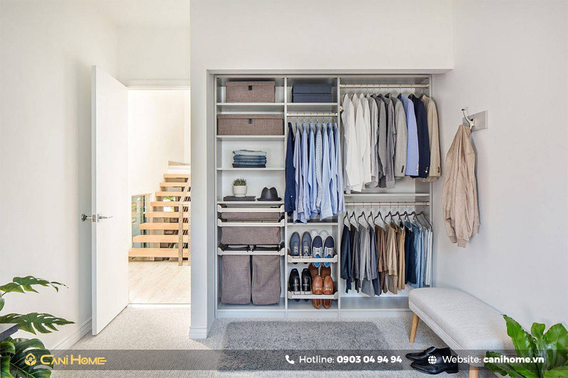 Tủ quần áo âm tường hiện đại với cửa trượt màu trắng, tối ưu hóa không gian phòng ngủ